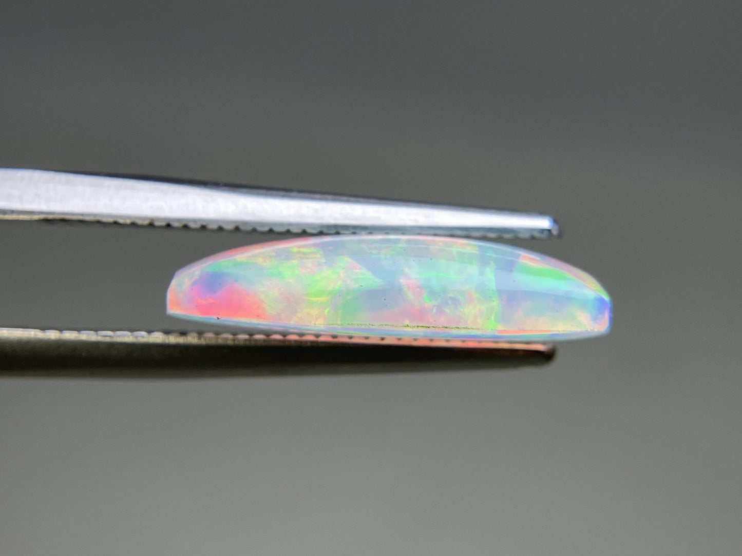 オパール 天然 2.605ct 宝石ソーティング付き 15.9㎜×6.8㎜×3.6㎜ 天然 ルース（ 裸石 ） 5160YY
