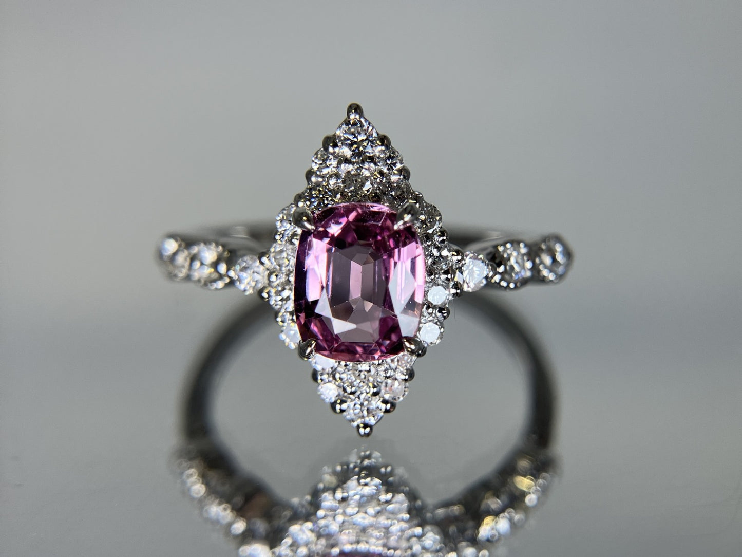 サファイア 1.05ct パパラチャ Padparadscha 非加熱 No heat AIGS鑑別書 D0.31ct PT900 4.3g 指輪 （JP13号） サイズ直し無料 8572K