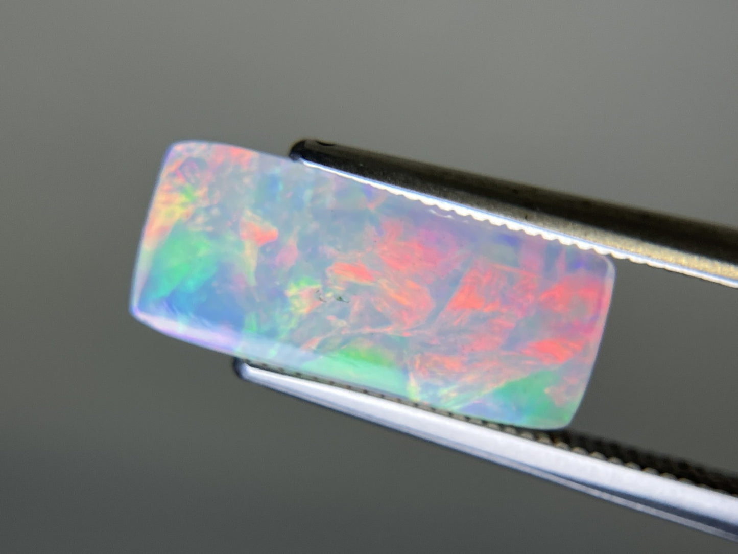 オパール 天然 2.605ct 宝石ソーティング付き 15.9㎜×6.8㎜×3.6㎜ 天然 ルース（ 裸石 ） 5160YY