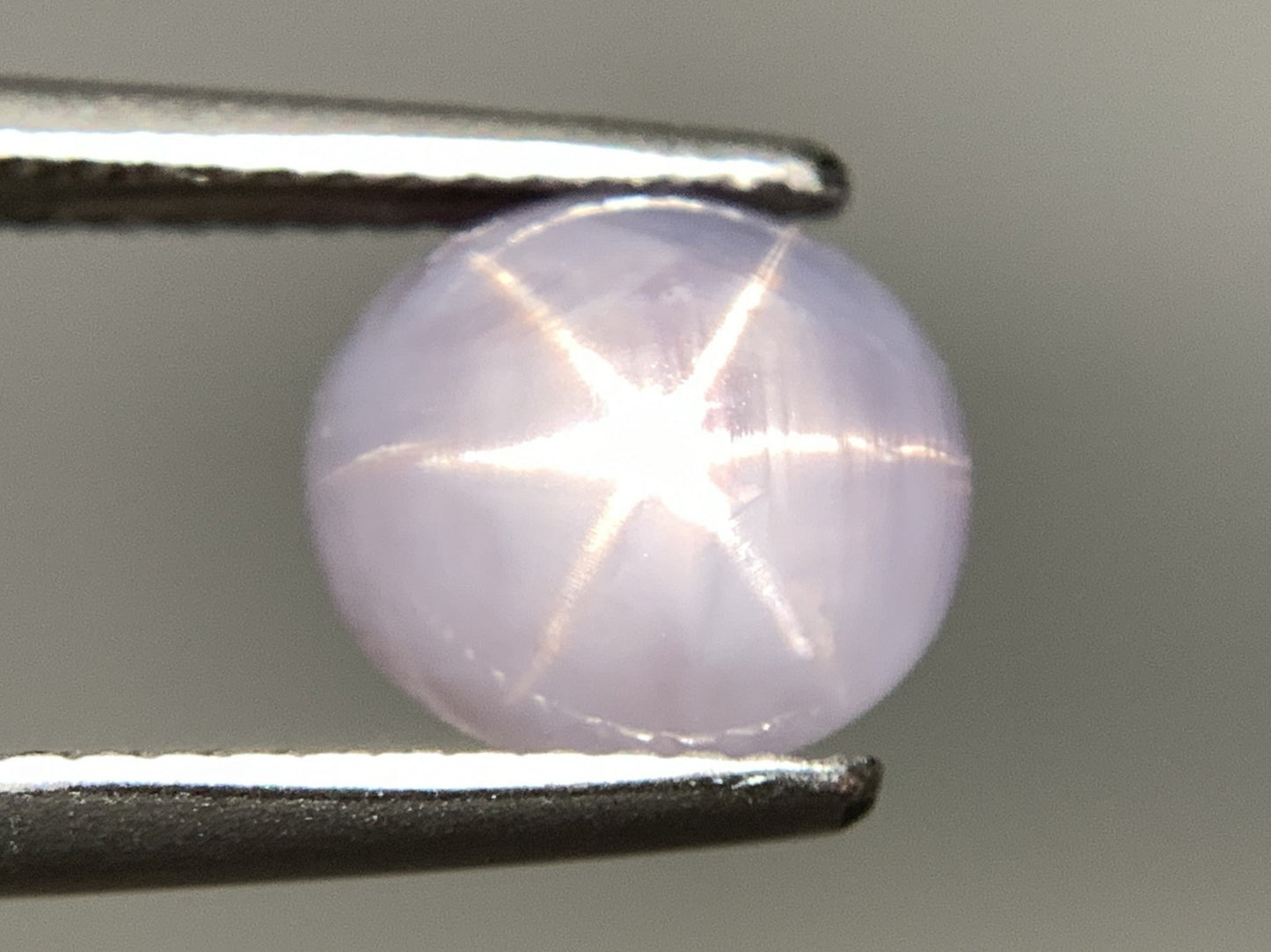 スターサファイア 天然 3.907ct 宝石ソーティング付き 8.4㎜×7.7㎜×5.4㎜ ルース（ 裸石 ） 7093Y