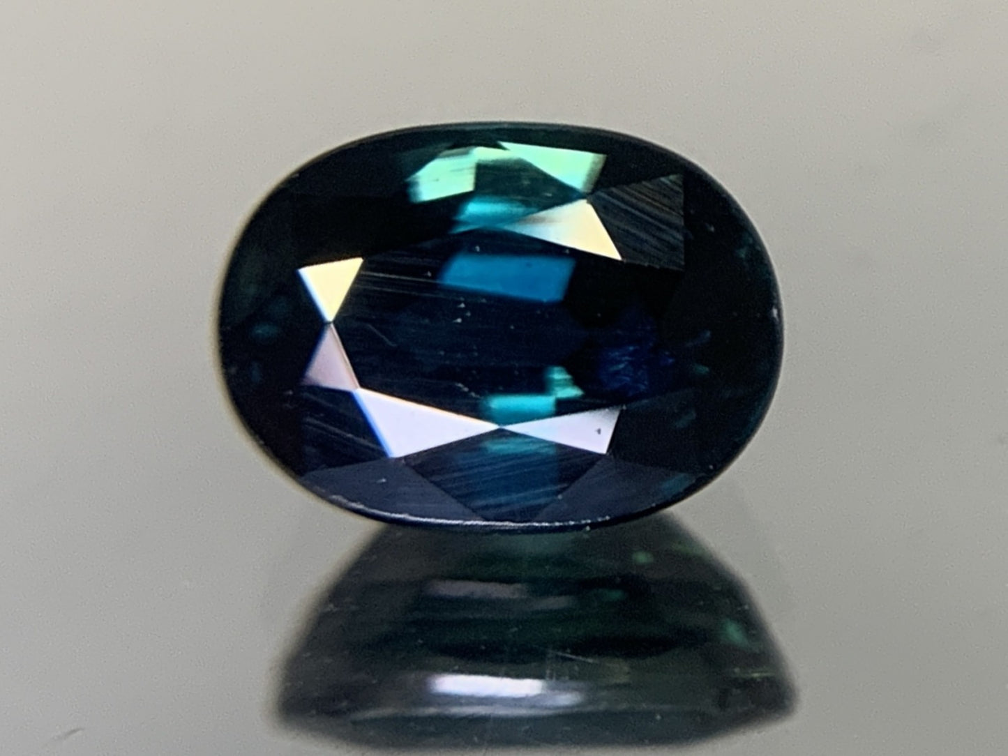 サファイア 1.398ct  宝石ソーティング付き  7.1㎜×5.2㎜×3.9㎜　  ルース（ 裸石 ） 2170Y