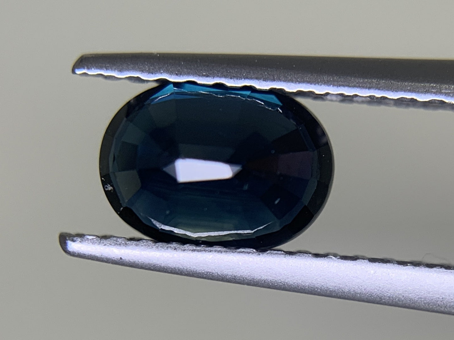 サファイア 1.398ct  宝石ソーティング付き  7.1㎜×5.2㎜×3.9㎜　  ルース（ 裸石 ） 2170Y
