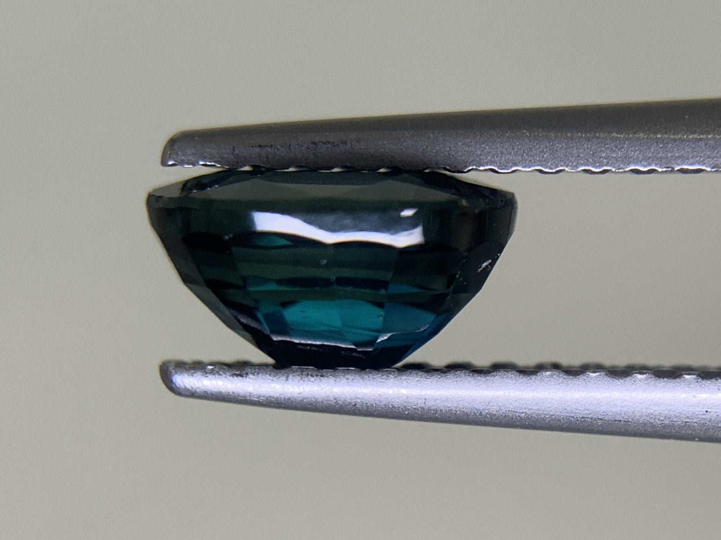 サファイア 1.398ct  宝石ソーティング付き  7.1㎜×5.2㎜×3.9㎜　  ルース（ 裸石 ） 2170Y