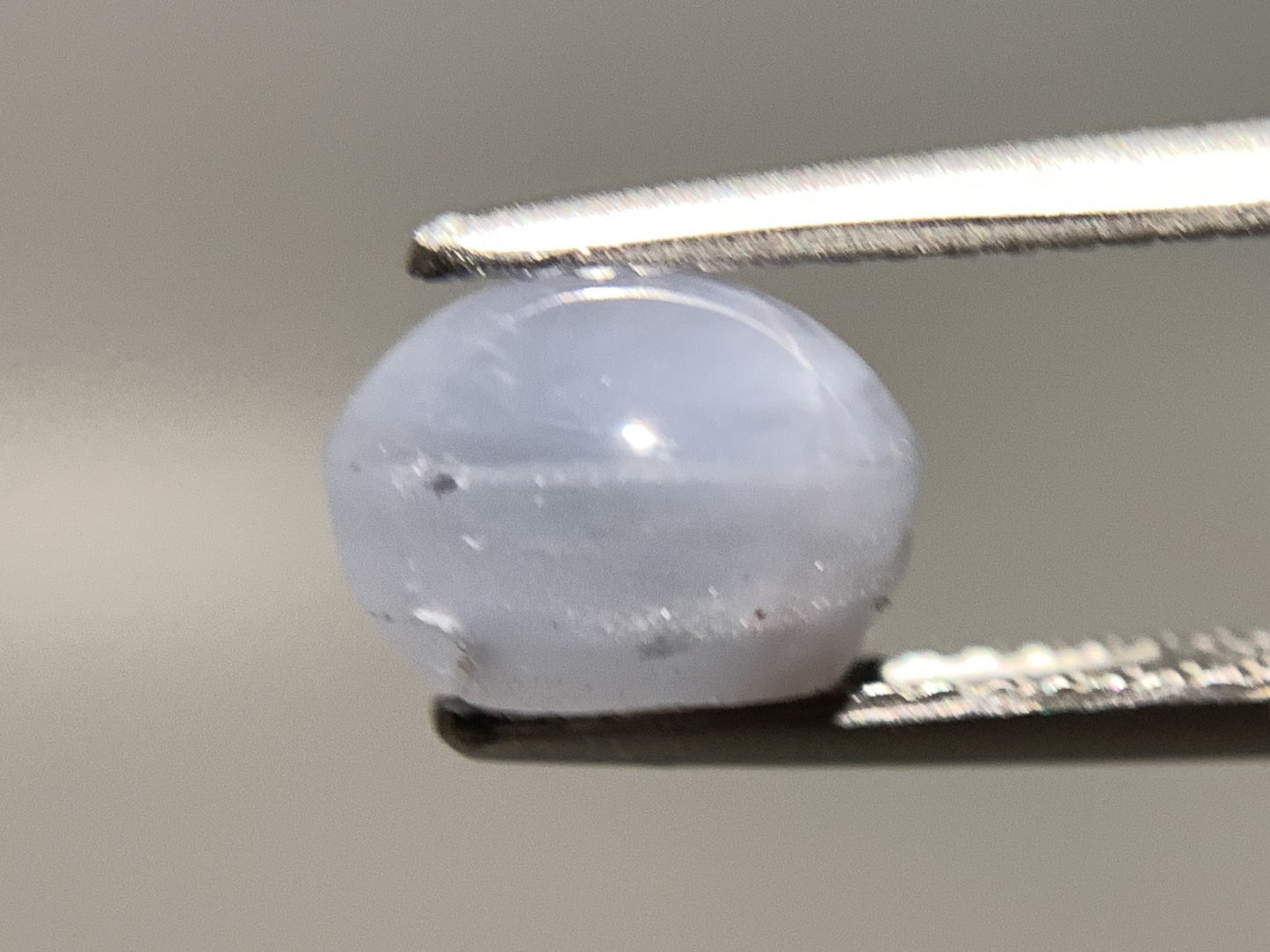 スターサファイア 天然 3.816ct 宝石ソーティング付き 8.4㎜×6.7㎜×6.1㎜ ルース（ 裸石 ） 7124Y