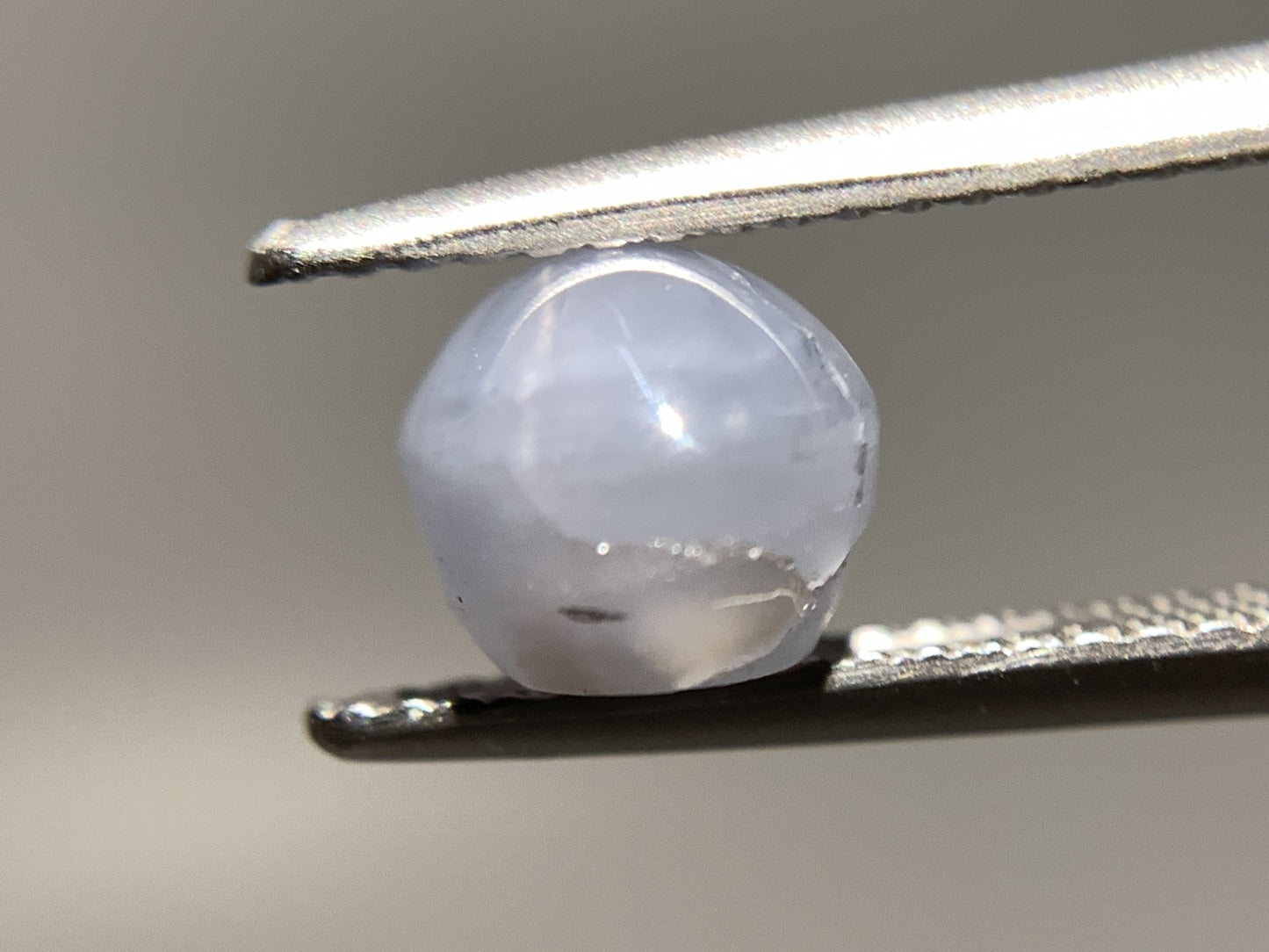 スターサファイア 天然 3.816ct 宝石ソーティング付き 8.4㎜×6.7㎜×6.1㎜ ルース（ 裸石 ） 7124Y