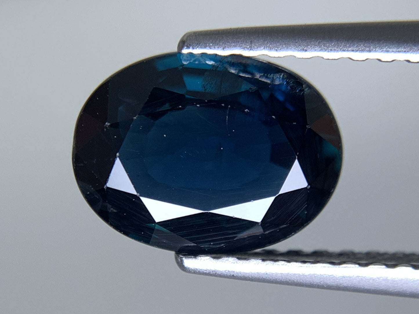 サファイア 天然 1.848ct 宝石ソーティング付き 8.7㎜×6.7㎜×3.3㎜ ルース（ 裸石 ） 8038Y
