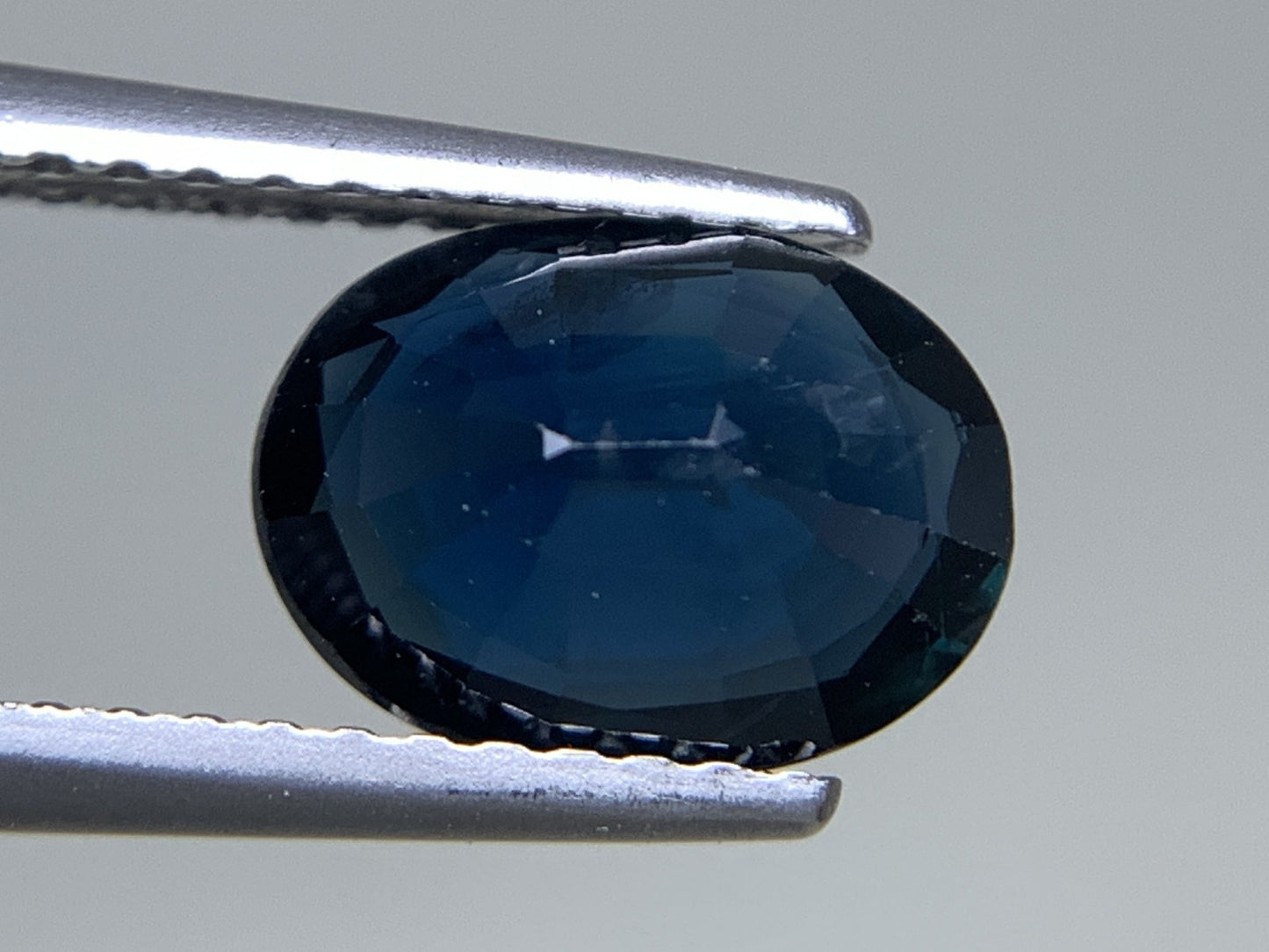サファイア 天然 1.848ct 宝石ソーティング付き 8.7㎜×6.7㎜×3.3㎜ ルース（ 裸石 ） 8038Y