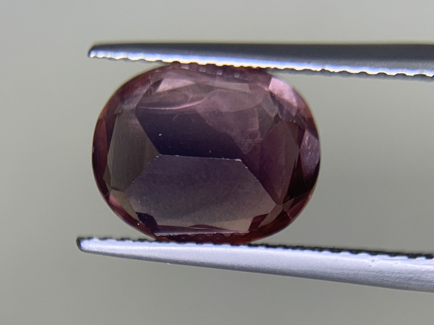 サファイア 4.858ct  宝石ソーティング付き  11.0㎜×9.0㎜×5.5㎜　  ルース（ 裸石 ） 1753Y