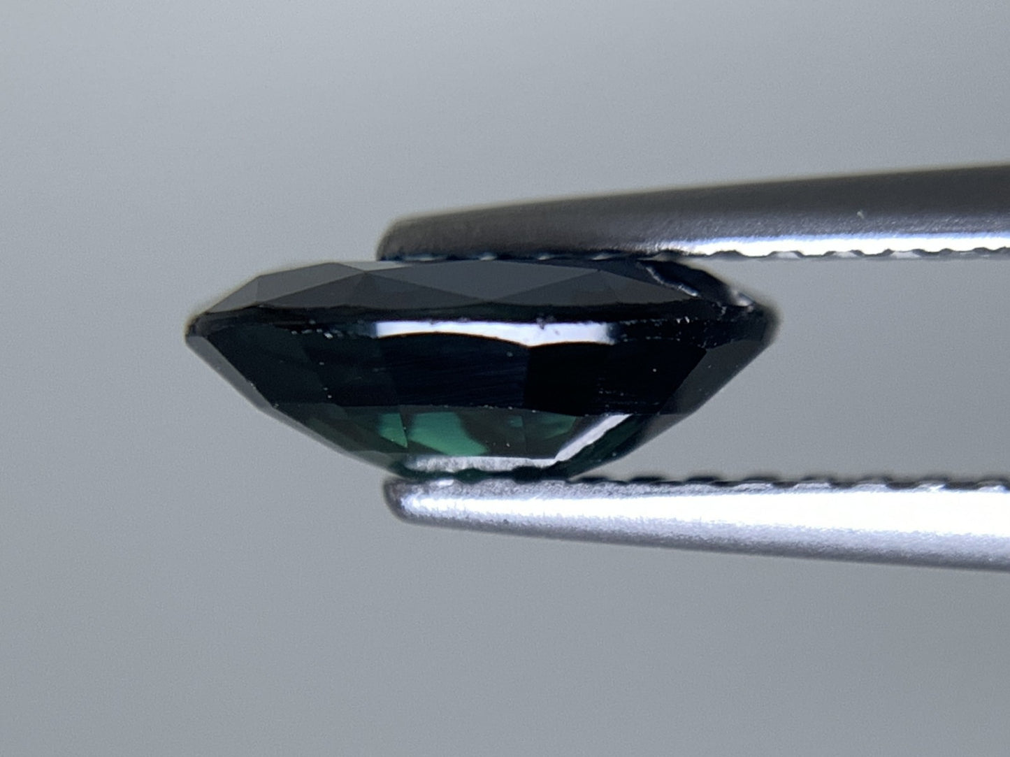 サファイア 天然 1.848ct 宝石ソーティング付き 8.7㎜×6.7㎜×3.3㎜ ルース（ 裸石 ） 8038Y