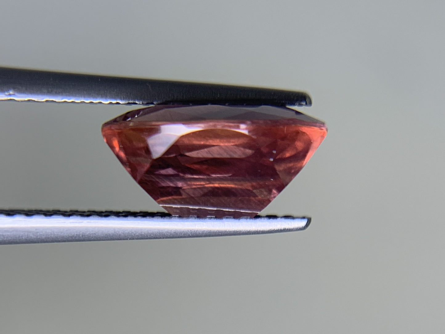 サファイア 4.858ct  宝石ソーティング付き  11.0㎜×9.0㎜×5.5㎜　  ルース（ 裸石 ） 1753Y
