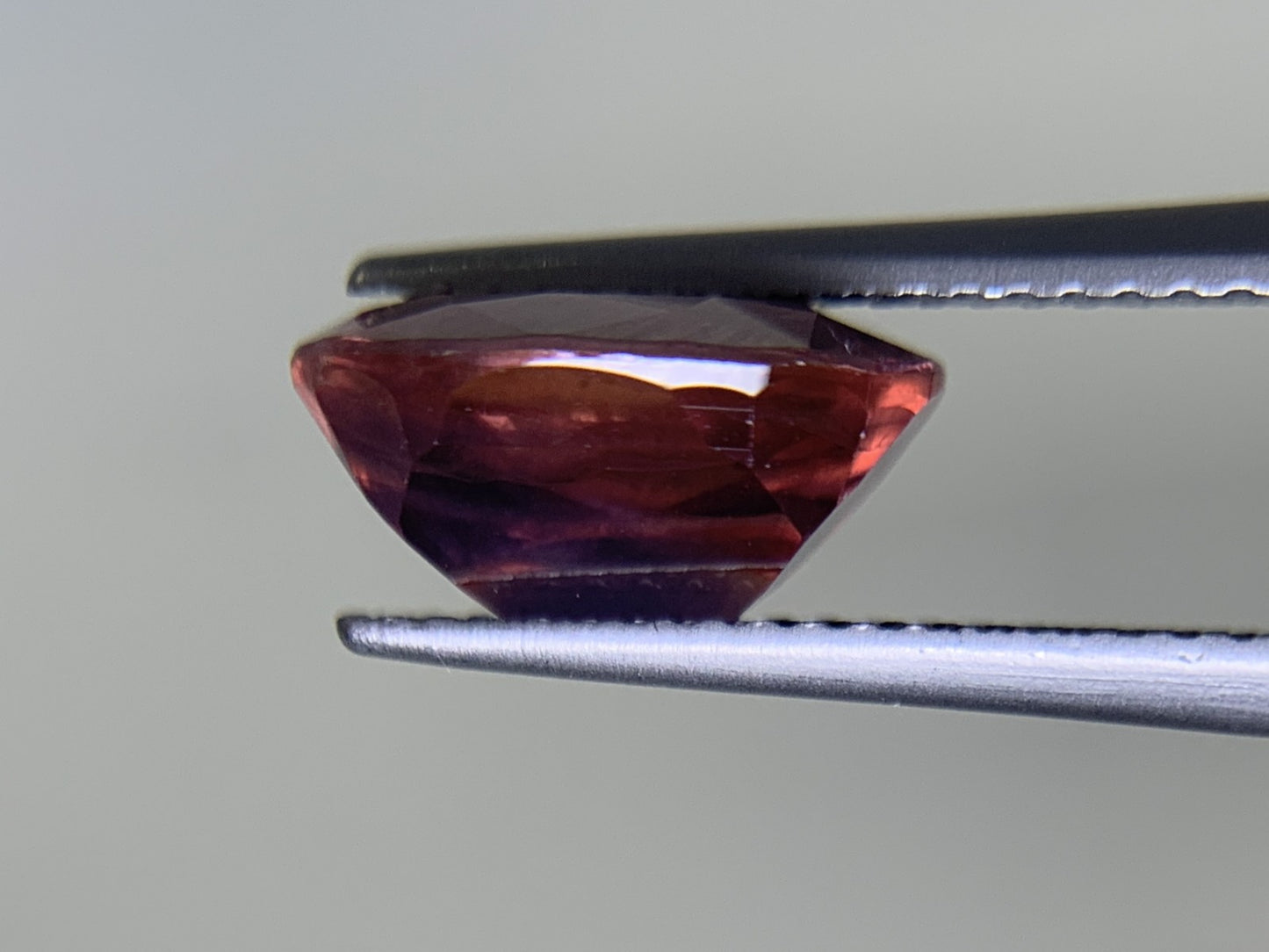 サファイア 4.858ct  宝石ソーティング付き  11.0㎜×9.0㎜×5.5㎜　  ルース（ 裸石 ） 1753Y