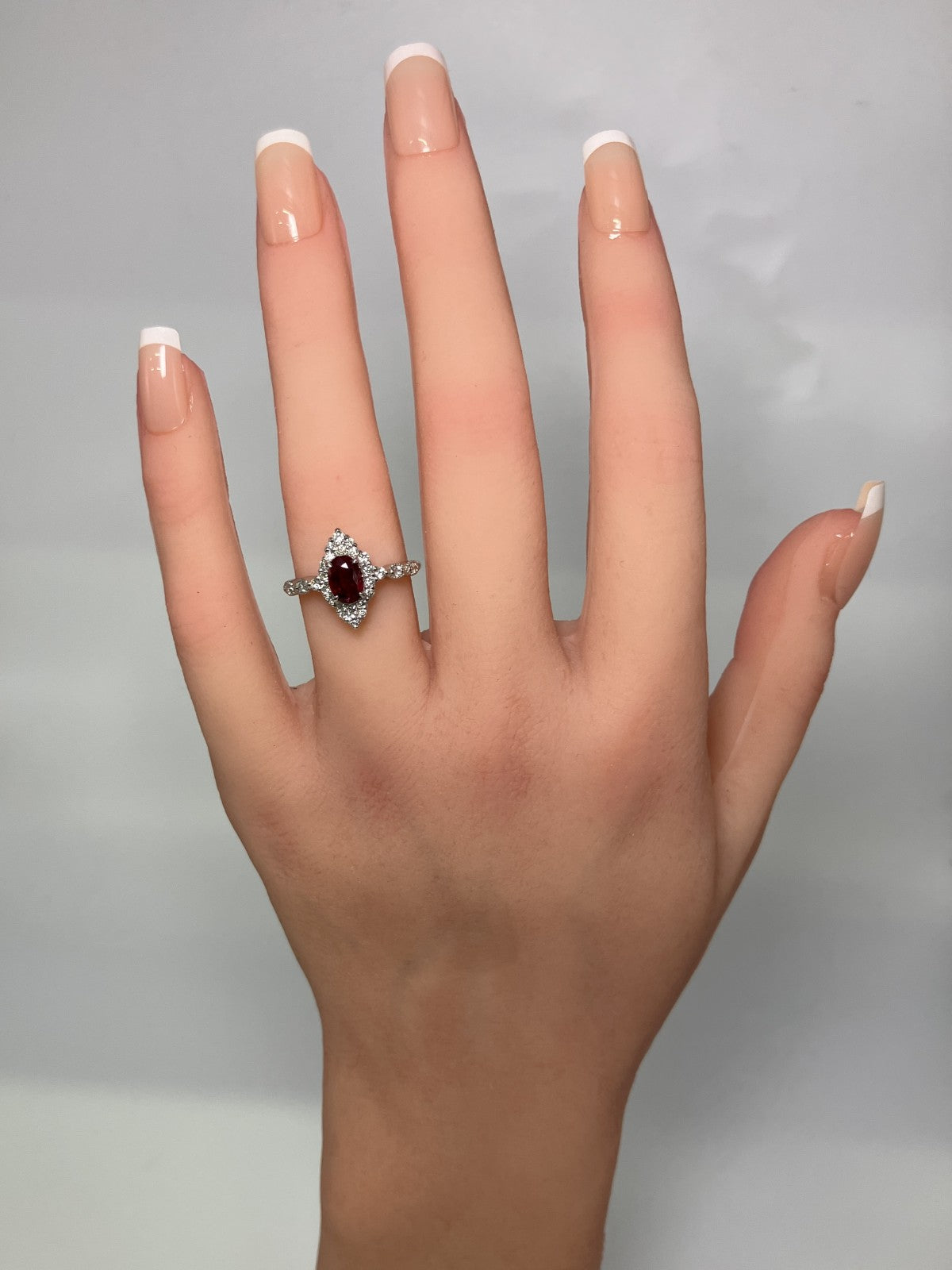ルビー 0.93ct Pigeon blood NoHeat AIGS鑑別書 D0.31ct PT900 4.3g 指輪 （JP13号） サイズ直し無料 8586K