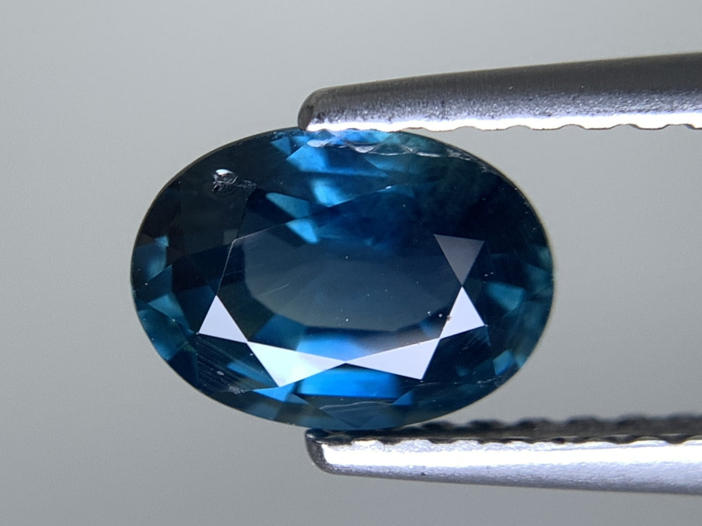 サファイア 天然 1.246ct 宝石ソーティング付き 7.1㎜×5.2㎜×3.6㎜ ルース（ 裸石 ） 7688Y