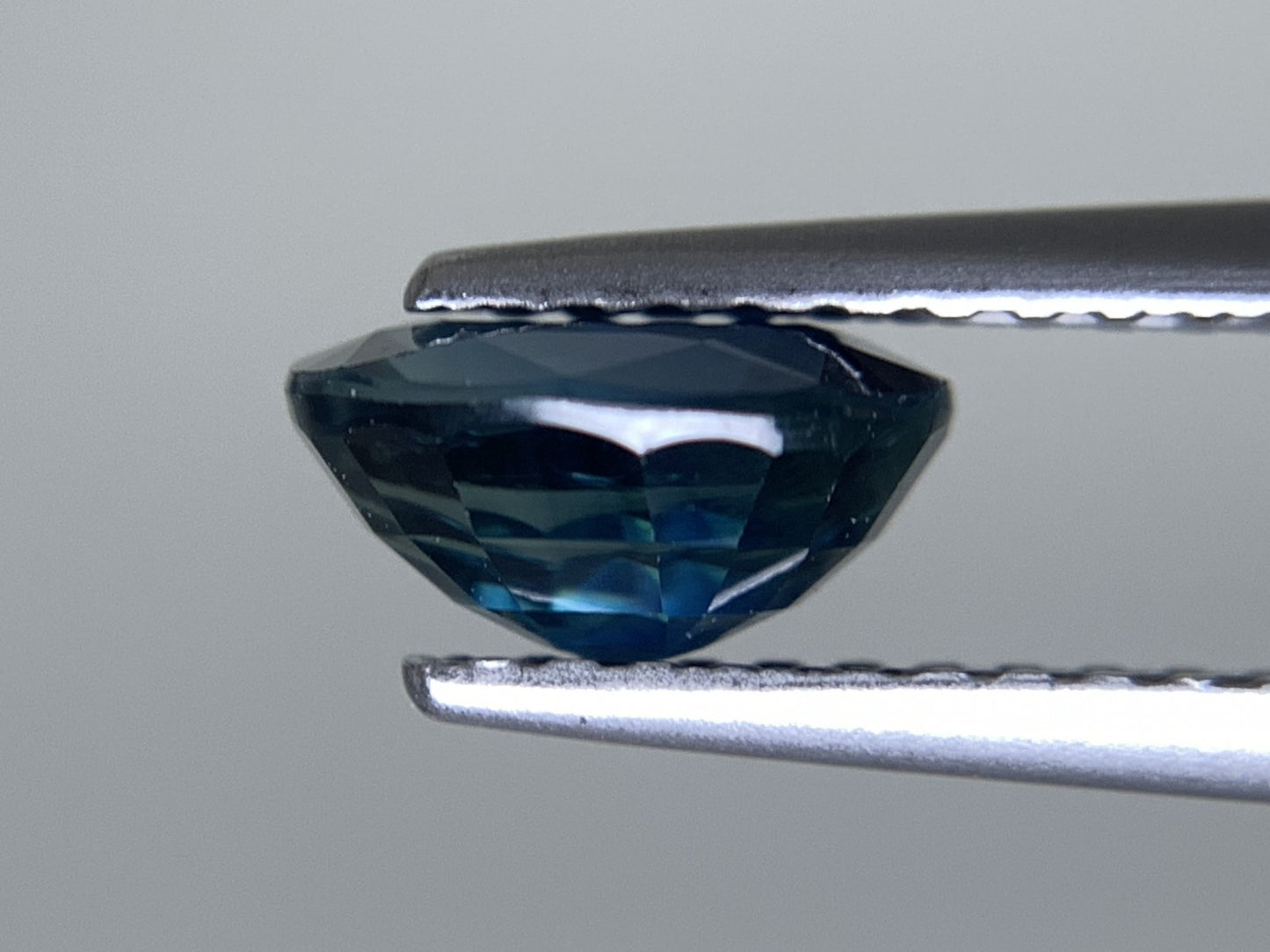 サファイア 天然 1.246ct 宝石ソーティング付き 7.1㎜×5.2㎜×3.6㎜ ルース（ 裸石 ） 7688Y
