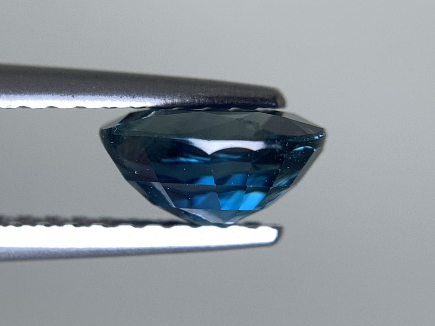 サファイア 天然 1.246ct 宝石ソーティング付き 7.1㎜×5.2㎜×3.6㎜ ルース（ 裸石 ） 7688Y