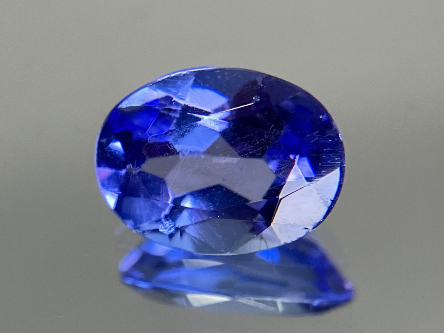 タンザナイト 天然 1.360ct 宝石ソーティング付き 8.0㎜×6.0㎜×3.5㎜ ルース（ 裸石 ） 5420YY