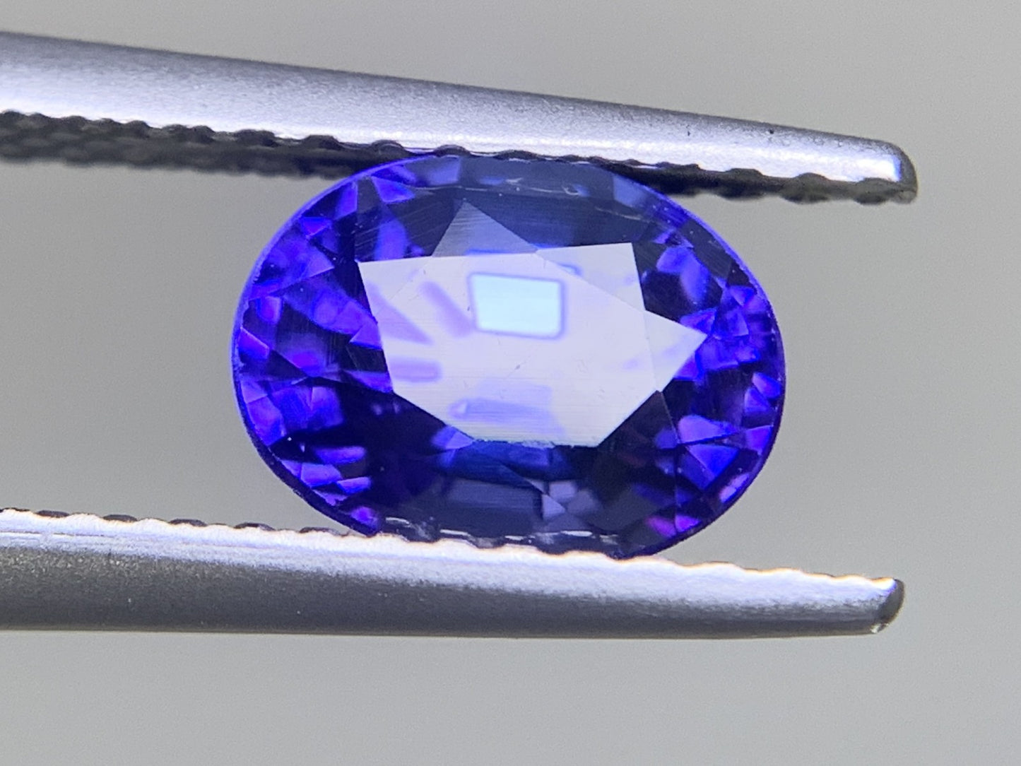 タンザナイト 1.286ct  宝石ソーティング付き  7.2㎜×5.6㎜×4.5㎜　  ルース（ 裸石 ） 2192Y