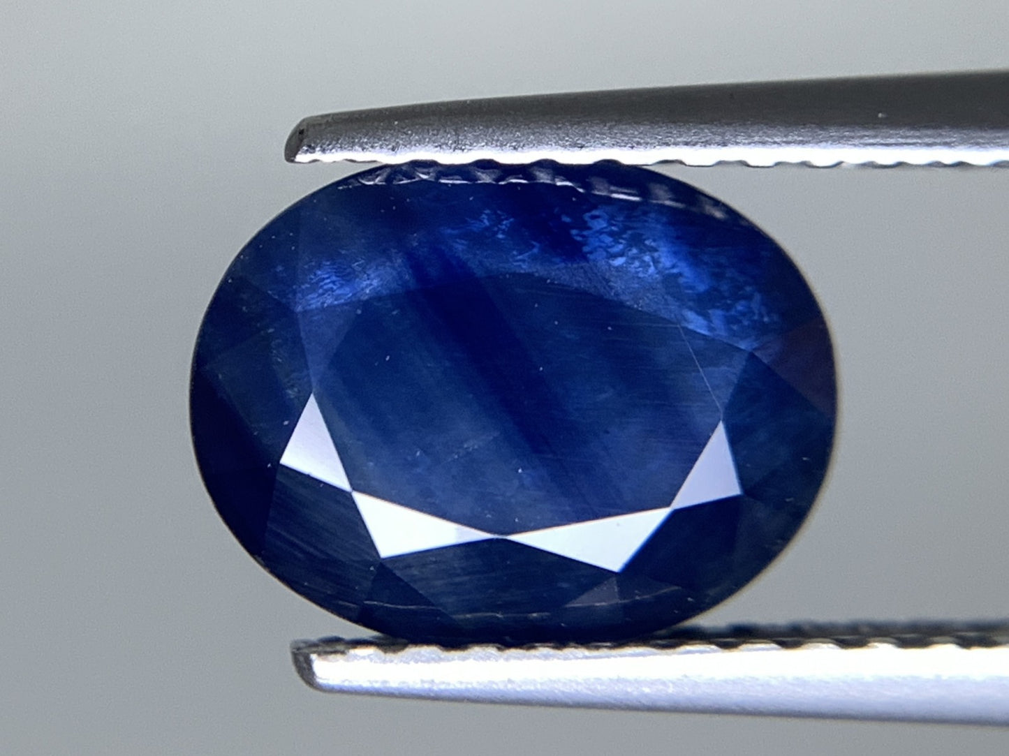 サファイア 天然 2.638ct 宝石ソーティング付き 9.1㎜×7.1㎜×4.2㎜ ルース（ 裸石 ） 8206Y