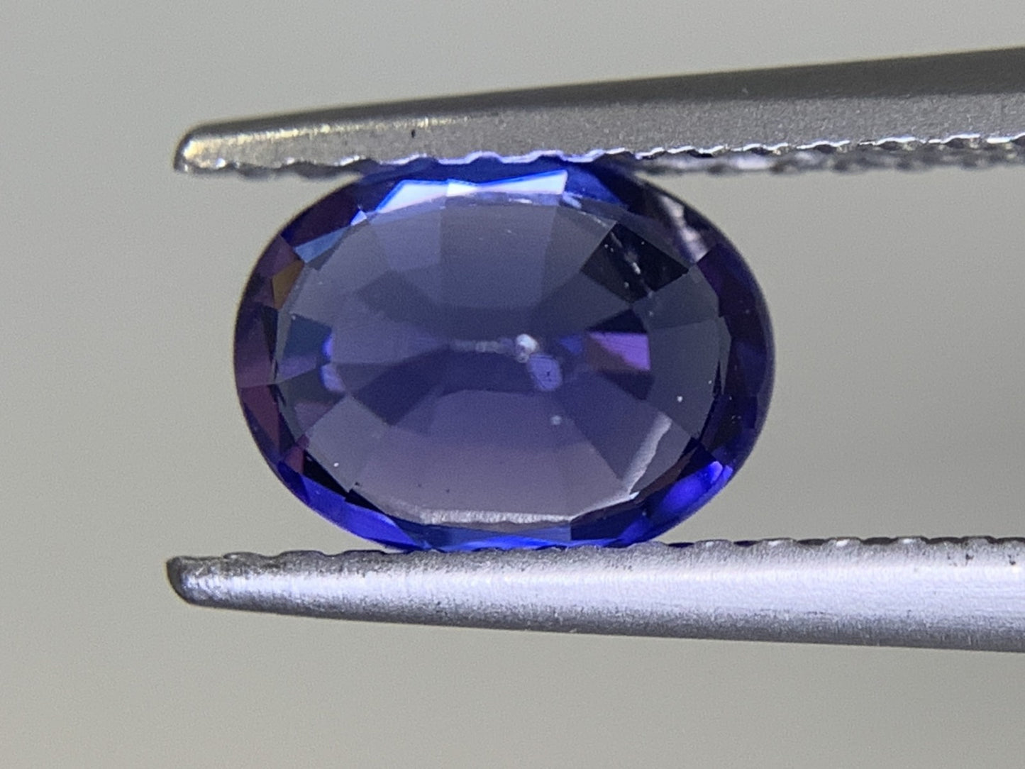 タンザナイト 1.286ct  宝石ソーティング付き  7.2㎜×5.6㎜×4.5㎜　  ルース（ 裸石 ） 2192Y