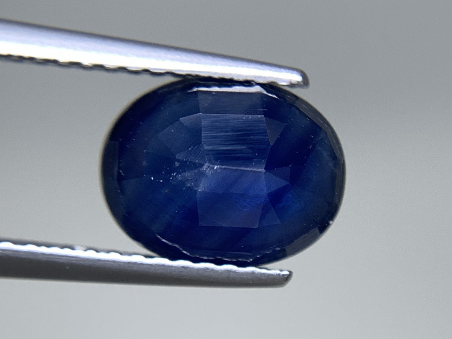 サファイア 天然 2.638ct 宝石ソーティング付き 9.1㎜×7.1㎜×4.2㎜ ルース（ 裸石 ） 8206Y