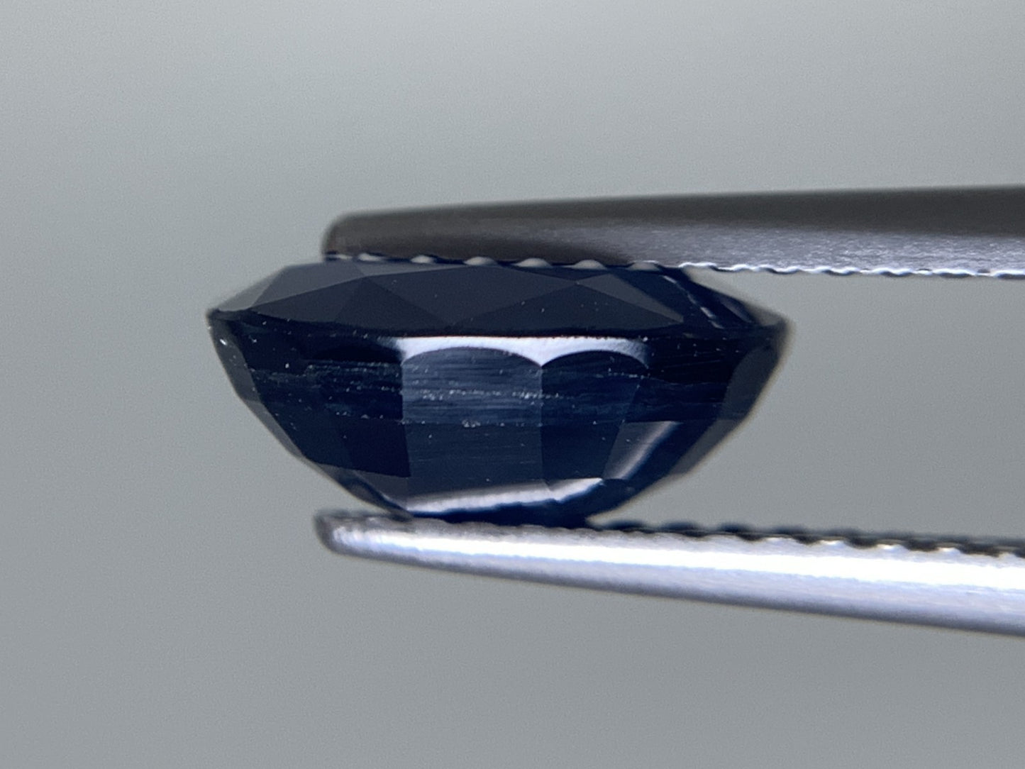 サファイア 天然 2.638ct 宝石ソーティング付き 9.1㎜×7.1㎜×4.2㎜ ルース（ 裸石 ） 8206Y