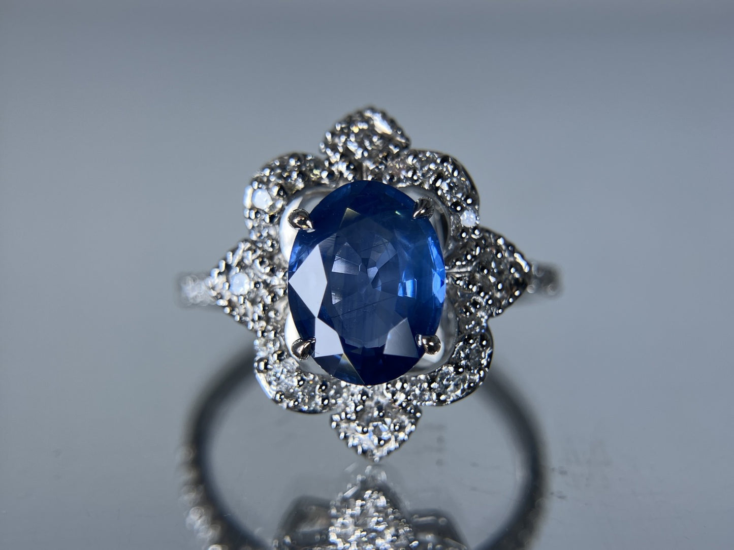 サファイア 1.92ct コンフラワーブルー Cornflower Blue AIGS鑑別書 D0.33ct PT900 5.0g 指輪 （JP13号） サイズ直し無料 8553K