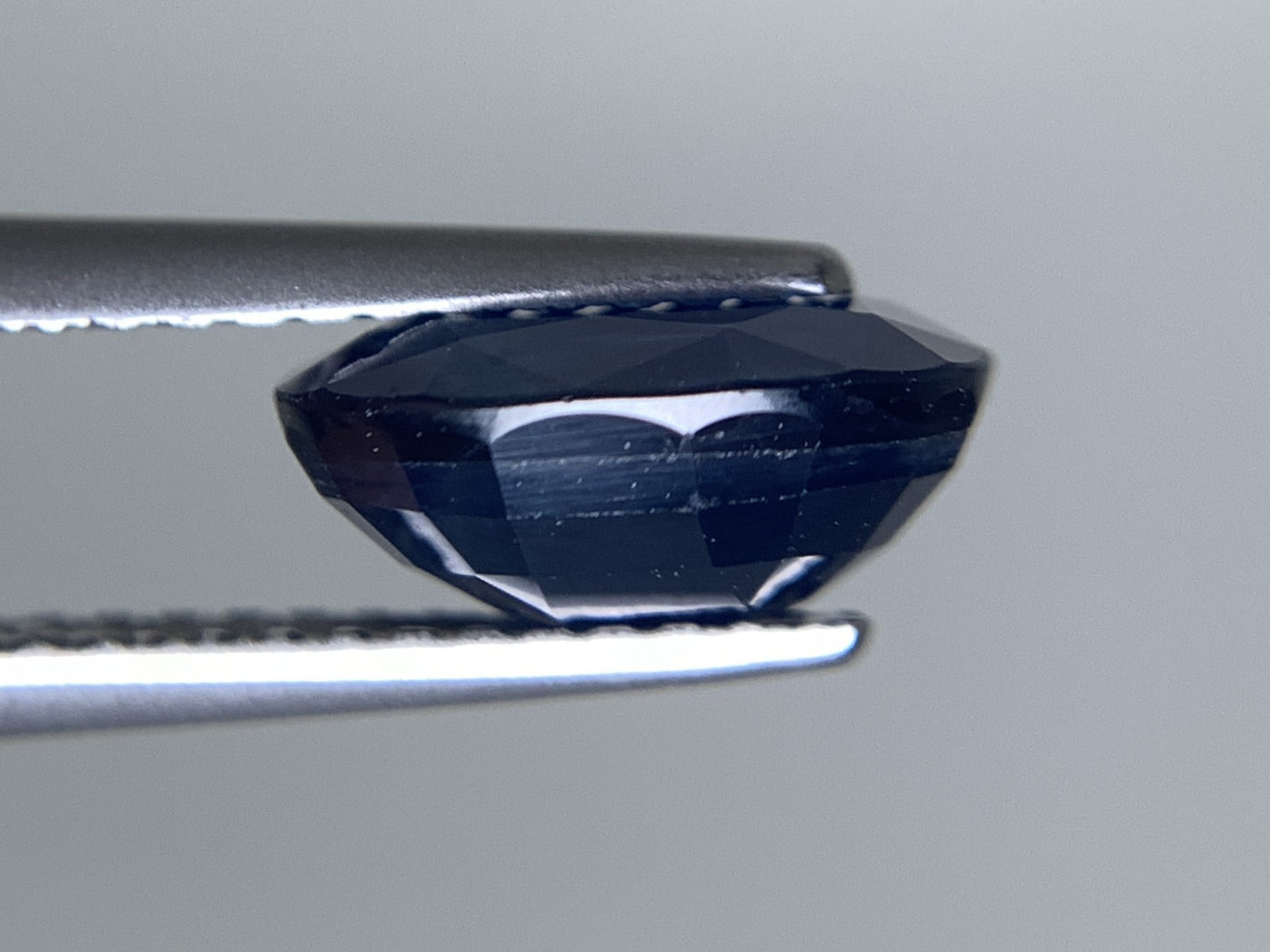 サファイア 天然 2.638ct 宝石ソーティング付き 9.1㎜×7.1㎜×4.2㎜ ルース（ 裸石 ） 8206Y