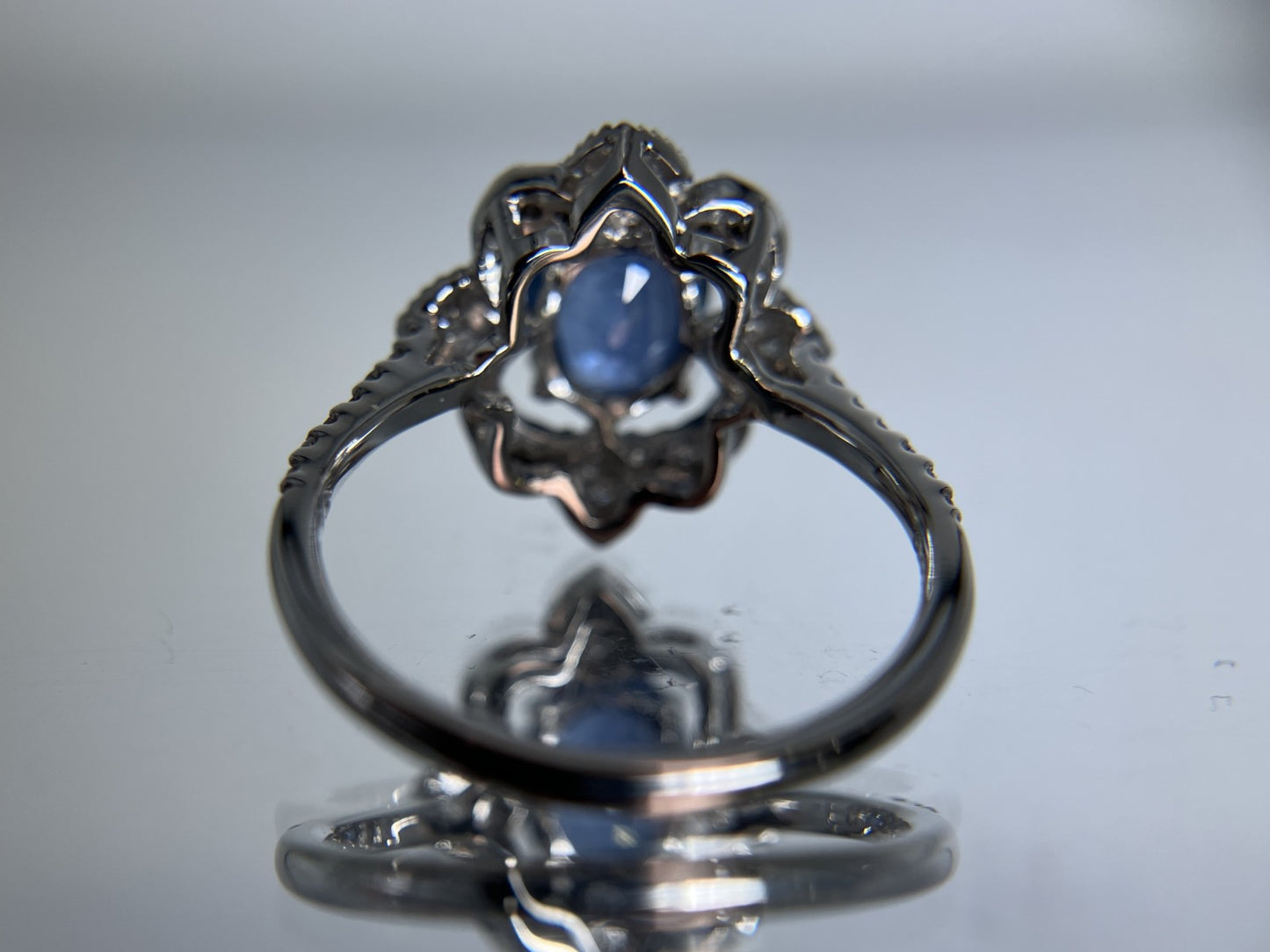 サファイア 1.92ct コンフラワーブルー Cornflower Blue AIGS鑑別書 D0.33ct PT900 5.0g 指輪 （JP13号） サイズ直し無料 8553K