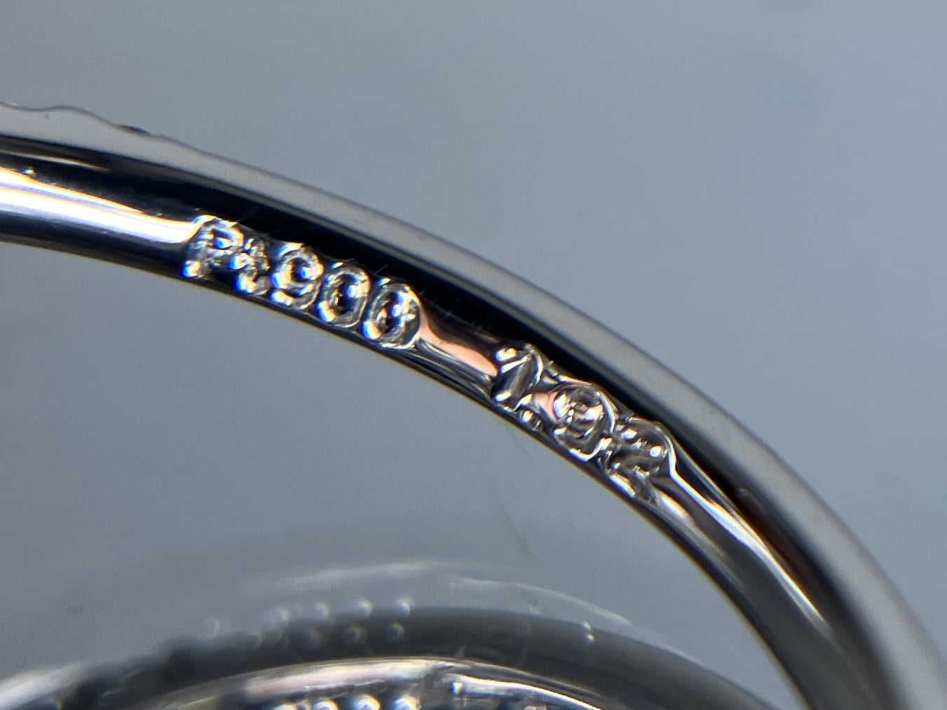 サファイア 1.92ct コンフラワーブルー Cornflower Blue AIGS鑑別書 D0.33ct PT900 5.0g 指輪 （JP13号） サイズ直し無料 8553K