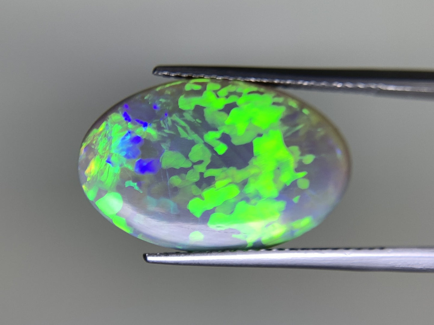 ブラックオパール 天然 5.534 ct 宝石ソーティング付き 19.5㎜×12.8㎜×3.5㎜ ルース（ 裸石 ） 5429Y