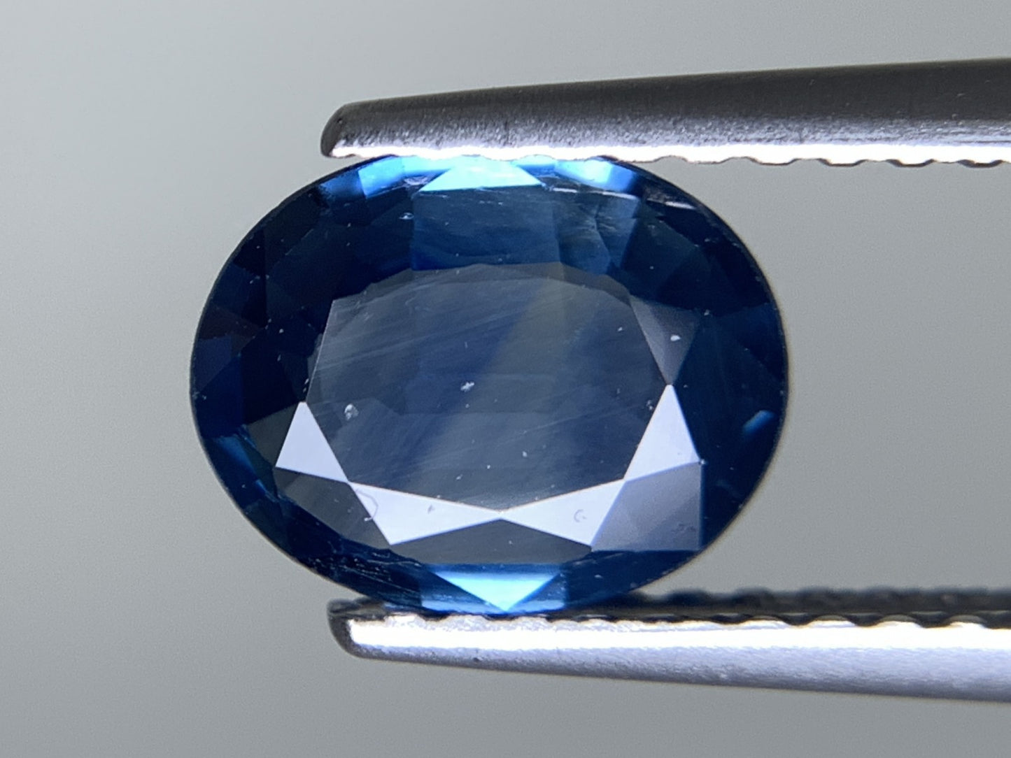 サファイア 天然 1.275ct 宝石ソーティング付き 7.7㎜×6.2㎜×2.7㎜ ルース（ 裸石 ） 8197Y
