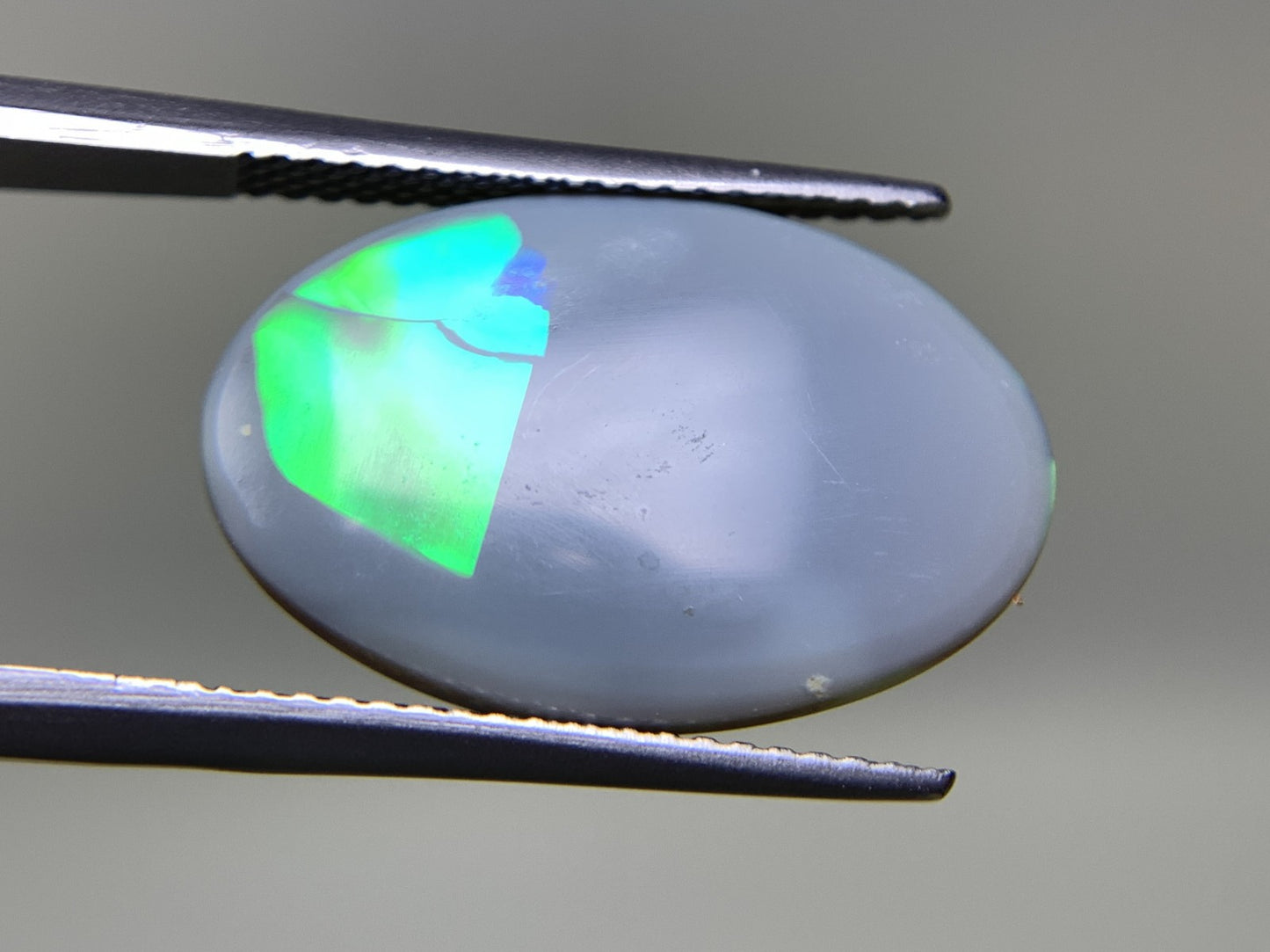 ブラックオパール 天然 5.534 ct 宝石ソーティング付き 19.5㎜×12.8㎜×3.5㎜ ルース（ 裸石 ） 5429Y