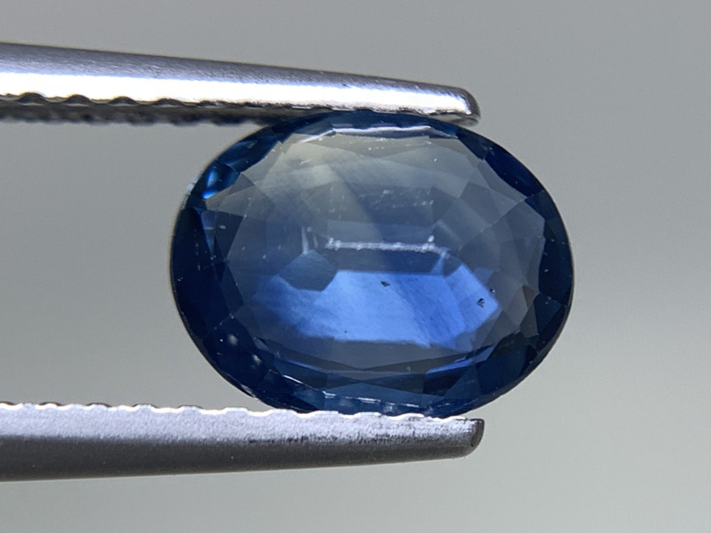 サファイア 天然 1.275ct 宝石ソーティング付き 7.7㎜×6.2㎜×2.7㎜ ルース（ 裸石 ） 8197Y