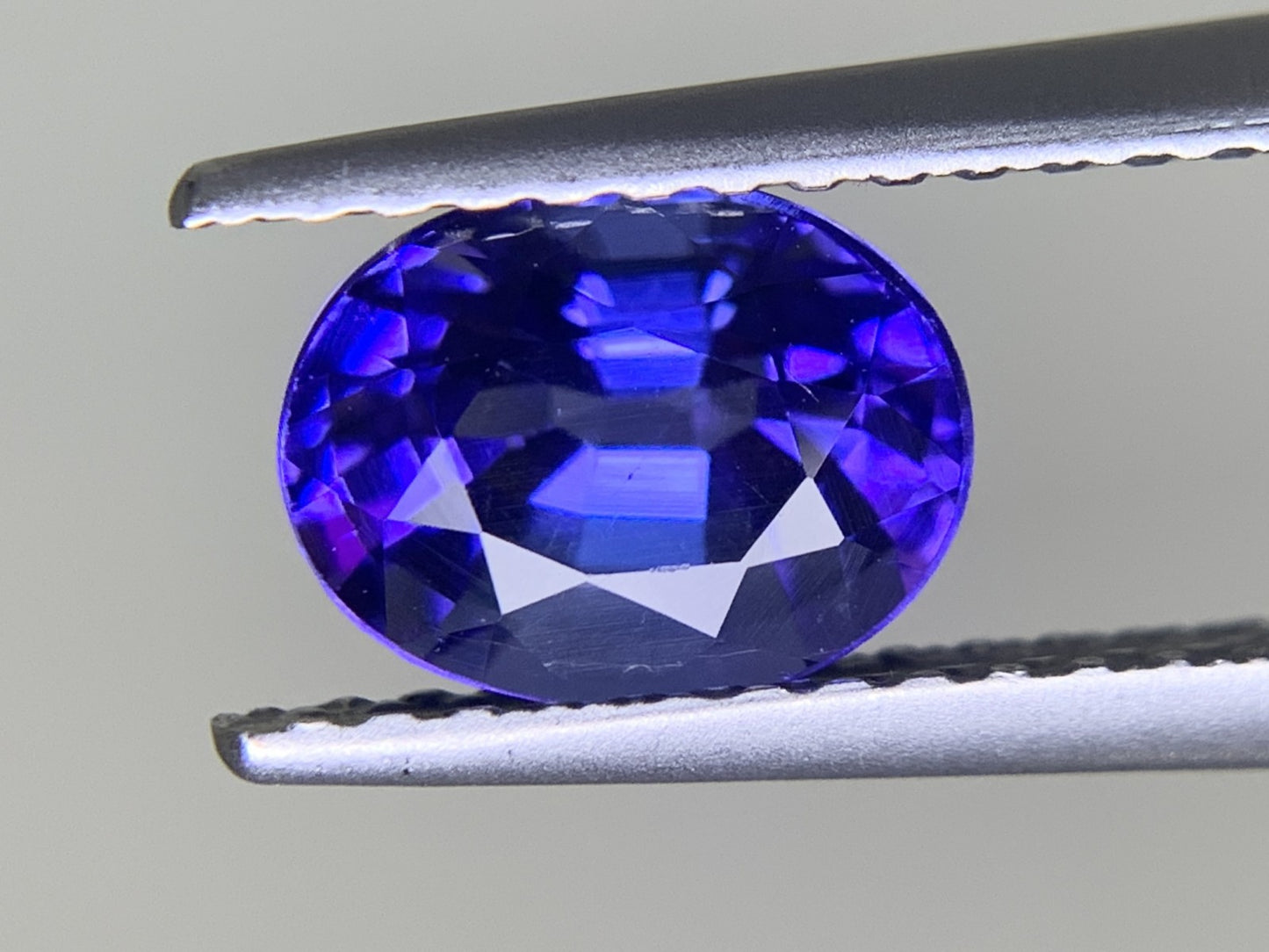 タンザナイト 1.286ct  宝石ソーティング付き  7.2㎜×5.6㎜×4.5㎜　  ルース（ 裸石 ） 2192Y