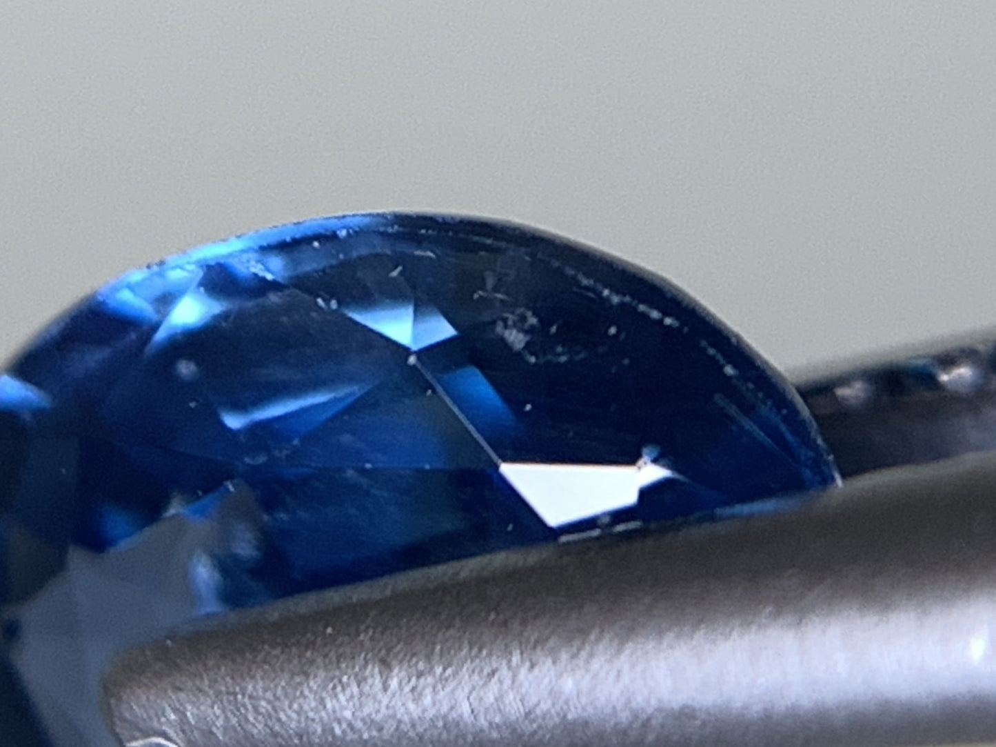 サファイア 天然 1.275ct 宝石ソーティング付き 7.7㎜×6.2㎜×2.7㎜ ルース（ 裸石 ） 8197Y