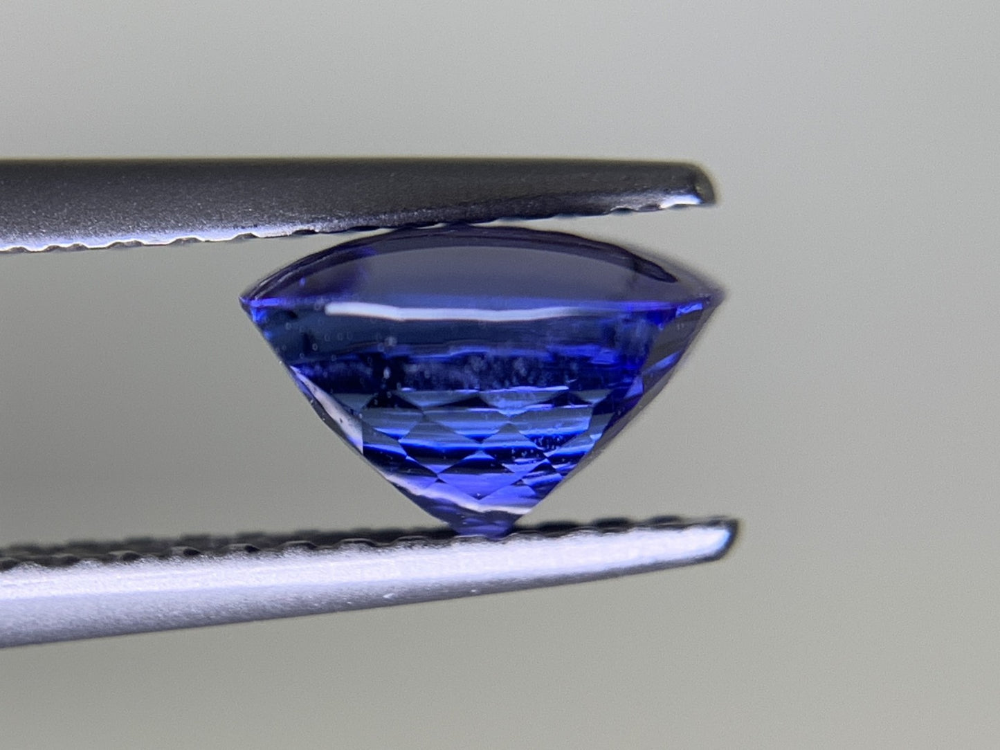 タンザナイト 1.763ct 宝石ソーティング付き  7.1㎜×7.1㎜×4.7㎜  ルース（ 裸石 ） 3176Y
