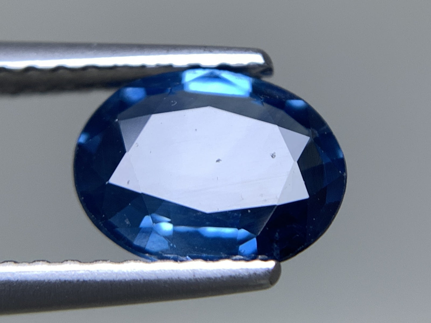 サファイア 天然 1.275ct 宝石ソーティング付き 7.7㎜×6.2㎜×2.7㎜ ルース（ 裸石 ） 8197Y