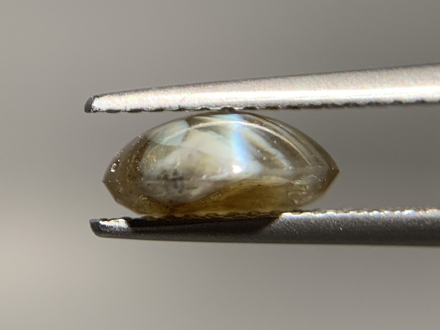 クリソベリルキャッツアイ 天然 3.126ct 宝石ソーティング付き 9.1㎜×9.1㎜×4.1㎜ ルース（ 裸石 ） 6306Y