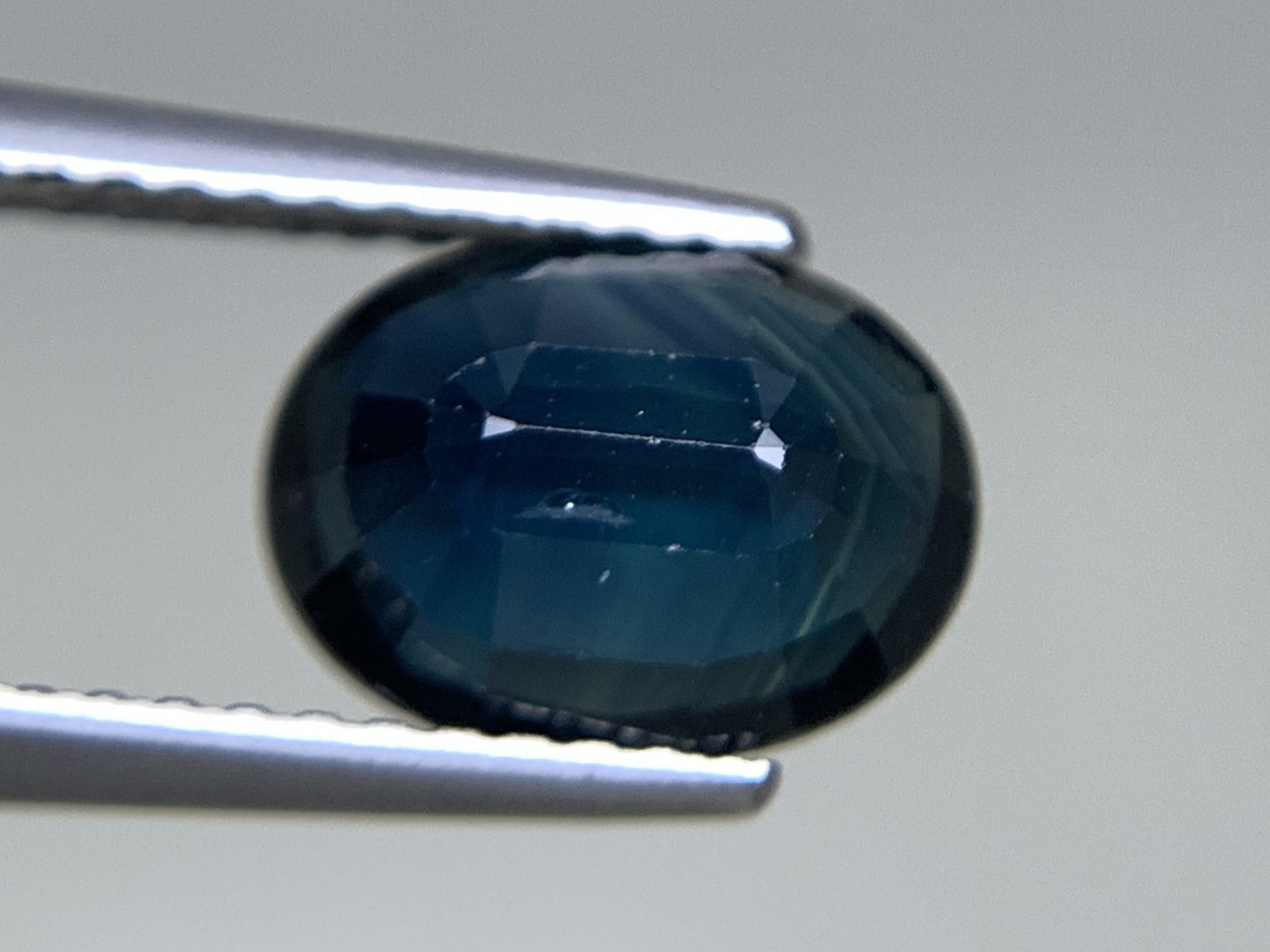 サファイア 天然 2.277ct 宝石ソーティング付き 8.9㎜×6.7㎜×3.6㎜ ルース（ 裸石 ） 8207Y
