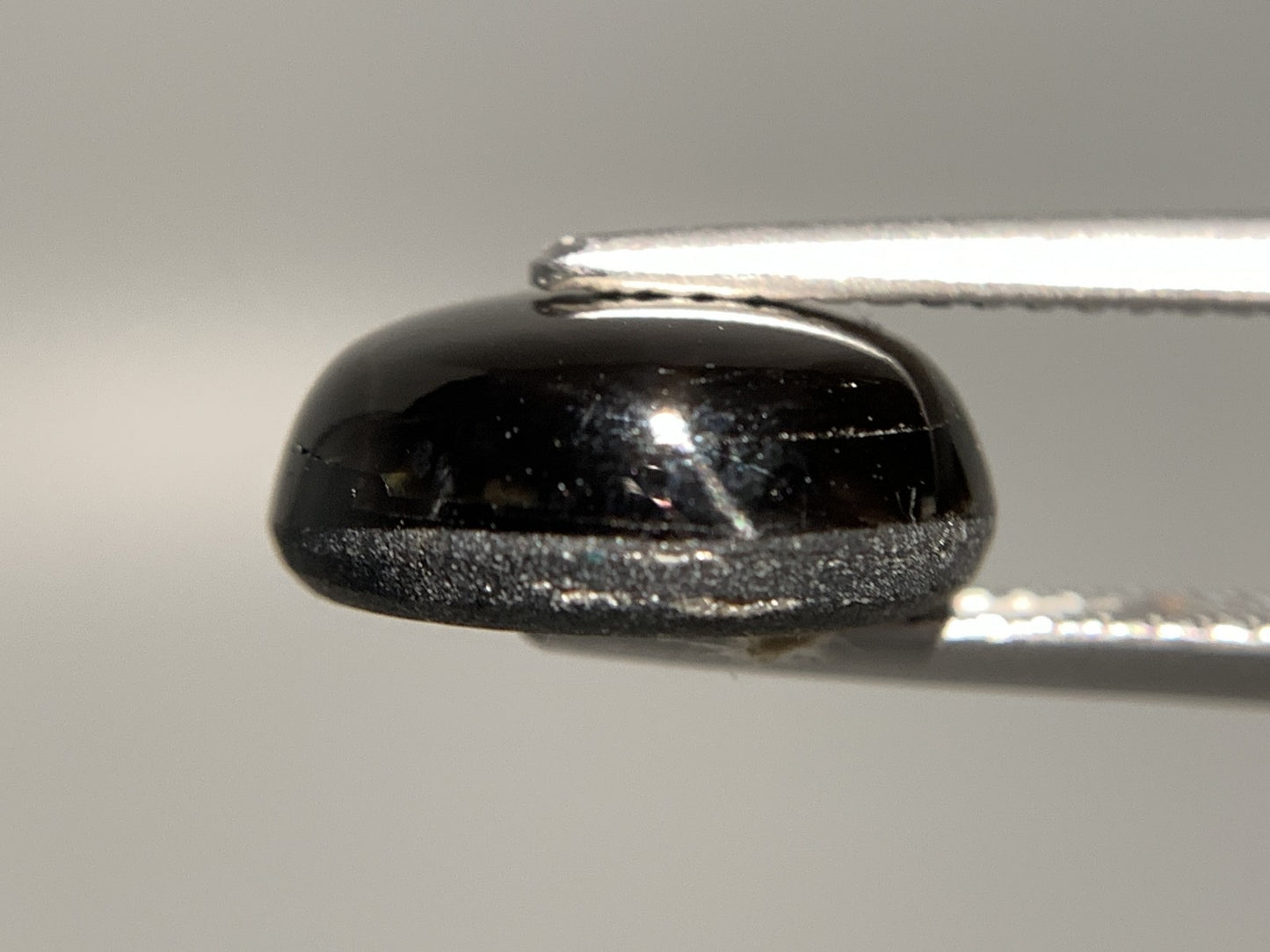 ブラックスターサファイア 天然 7.595ct 宝石ソーティング付き 11.9㎜×10.0㎜×5.2㎜ ルース（ 裸石 ） 7070Y