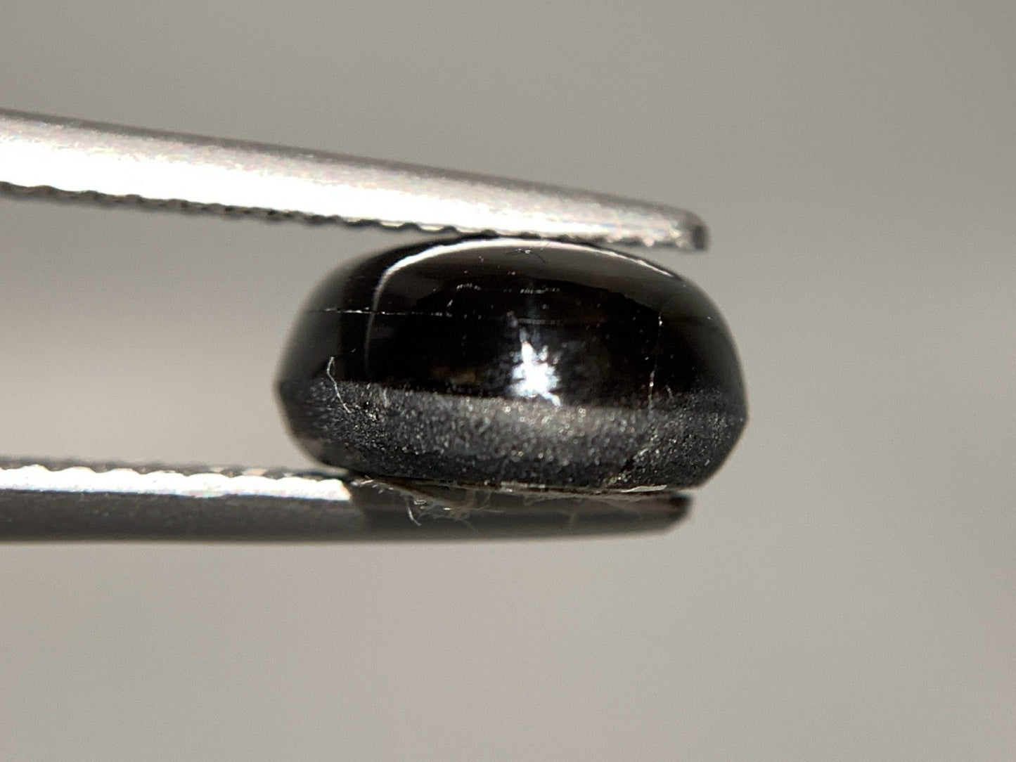 ブラックスターサファイア 天然 7.595ct 宝石ソーティング付き 11.9㎜×10.0㎜×5.2㎜ ルース（ 裸石 ） 7070Y