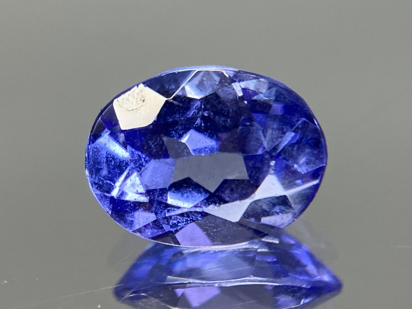 タンザナイト 天然 2.028ct 宝石ソーティング付き 9.2㎜×6.7㎜×4.4㎜ ルース（ 裸石 ） 5422YY