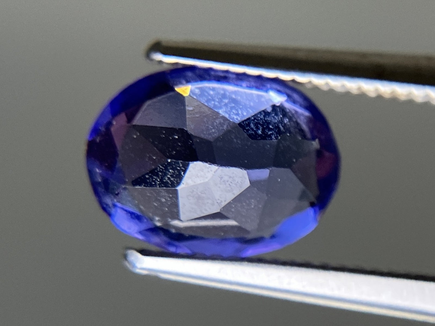 タンザナイト 天然 2.028ct 宝石ソーティング付き 9.2㎜×6.7㎜×4.4㎜ ルース（ 裸石 ） 5422YY