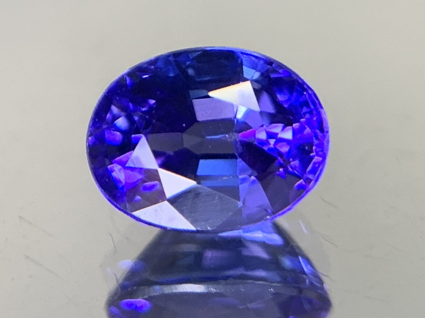 タンザナイト 1.286ct  宝石ソーティング付き  7.2㎜×5.6㎜×4.5㎜　  ルース（ 裸石 ） 2192Y