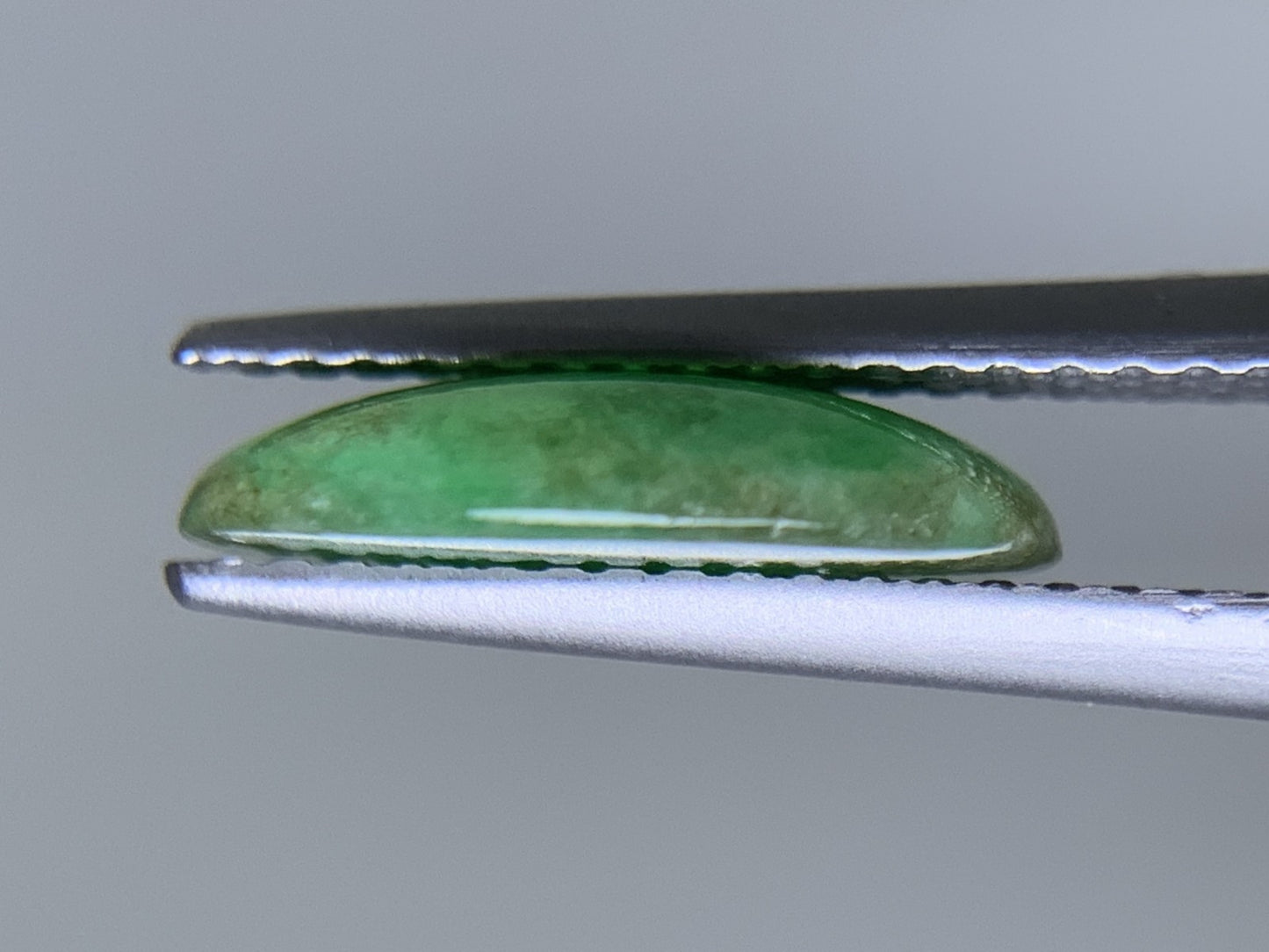 ヒスイ 翡翠 天然 2.595ct 宝石ソーティング付き 12.1㎜×8.3㎜×2.7㎜ ルース（ 裸石 ） 6096Y
