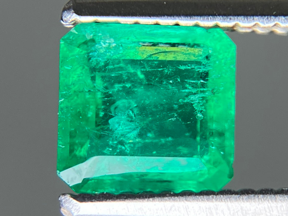 エメラルド 天然 0.568ct 宝石ソーティング付き 5.3㎜×5.1㎜×2.6㎜ ルース（ 裸石 ） 8291YY