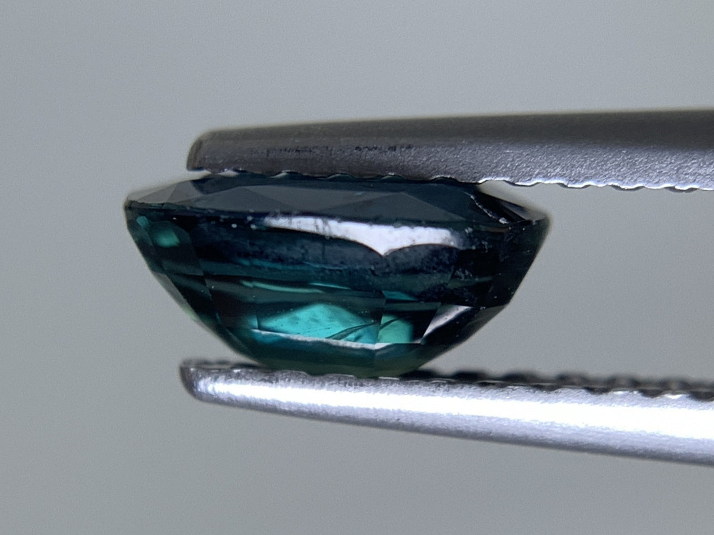 サファイア 天然 1.165ct 宝石ソーティング付き 7.1㎜×5.1㎜×3.4㎜ ルース（ 裸石 ） 6392Y