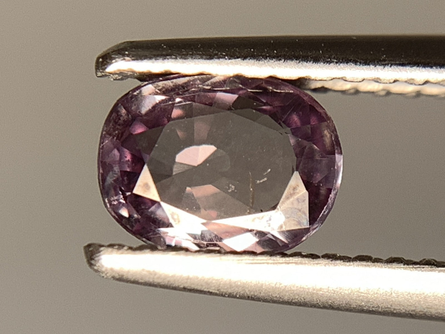 アレキサンドライト 天然 0.821ct 宝石ソーティング付き 6.3㎜×5.0㎜×2.7㎜ ルース（ 裸石 ） 7116Y
