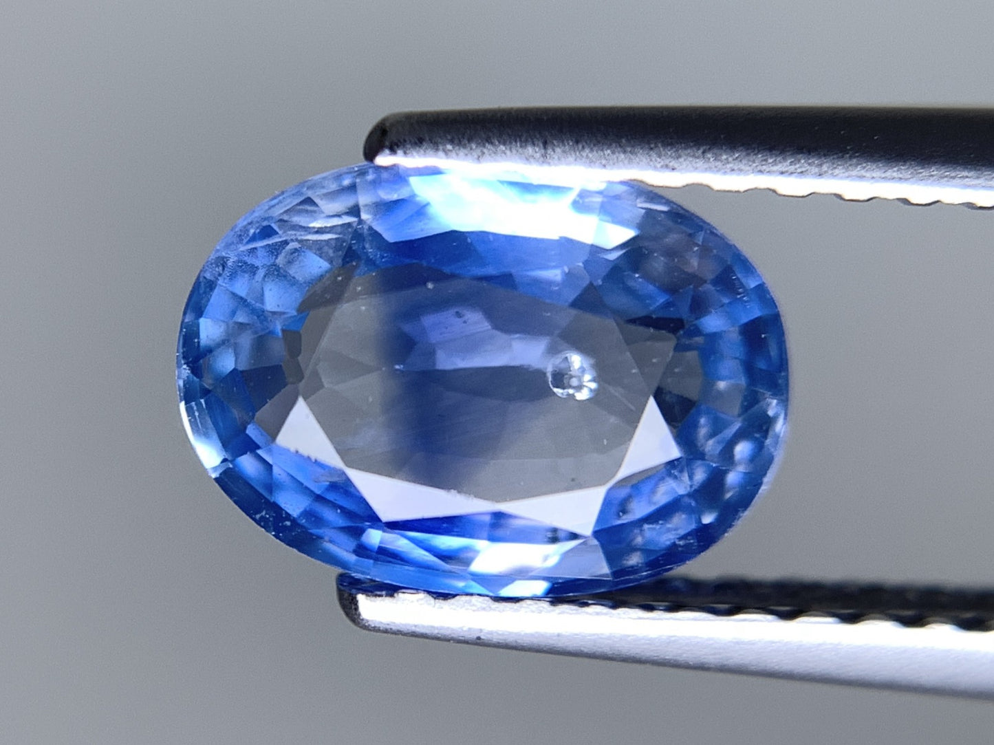 サファイア 天然 1.549ct 宝石ソーティング付き 8.3㎜×6.0㎜×3.1㎜ ルース（ 裸石 ） 6520Y