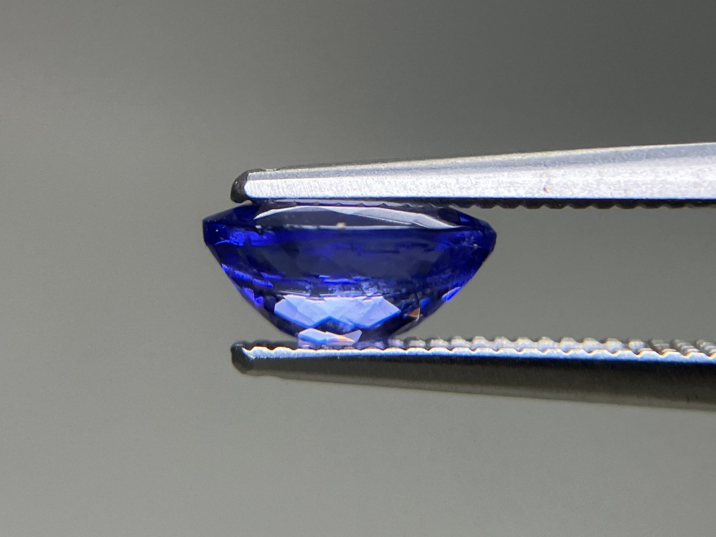 タンザナイト 天然  1.334ct  宝石ソーティング付き  7.8㎜×5.9㎜×3.8㎜  ルース（ 裸石 ）  5514YY